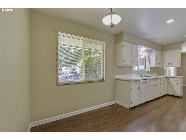 3027 RAYMOND St, Forest Grove, OR 97116