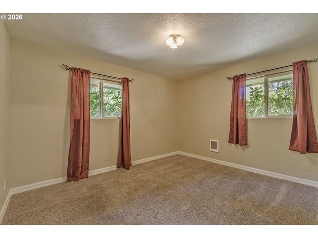 3027 RAYMOND St, Forest Grove, OR 97116