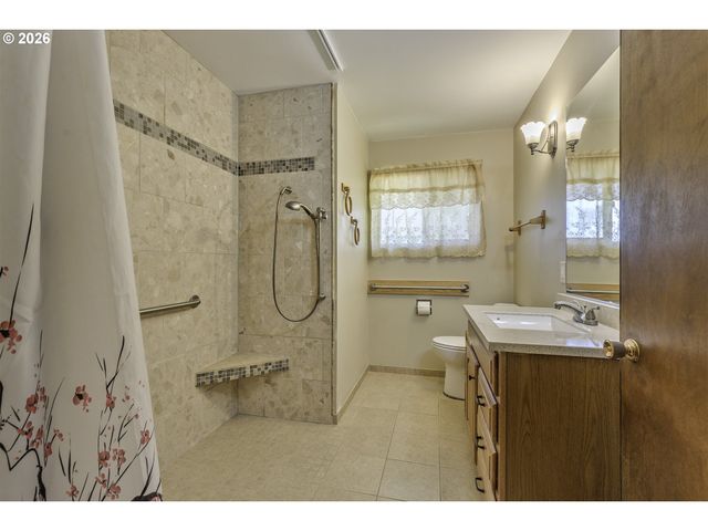 3027 RAYMOND St, Forest Grove, OR 97116
