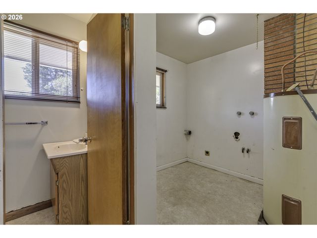 3027 RAYMOND St, Forest Grove, OR 97116