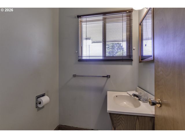 3027 RAYMOND St, Forest Grove, OR 97116