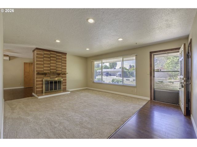 3027 RAYMOND St, Forest Grove, OR 97116