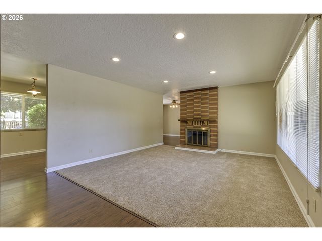 3027 RAYMOND St, Forest Grove, OR 97116