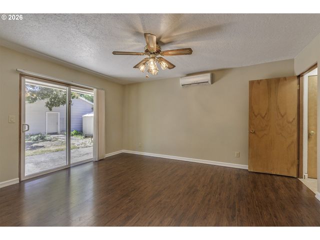 3027 RAYMOND St, Forest Grove, OR 97116