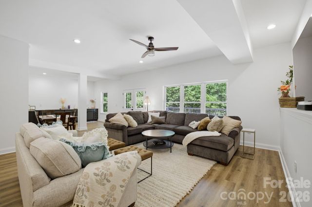 221 Logan Crossing Drive, Davidson, NC 28036