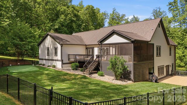 221 Logan Crossing Drive, Davidson, NC 28036