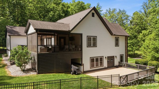 221 Logan Crossing Drive, Davidson, NC 28036