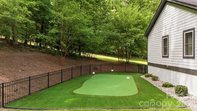 221 Logan Crossing Drive, Davidson, NC 28036