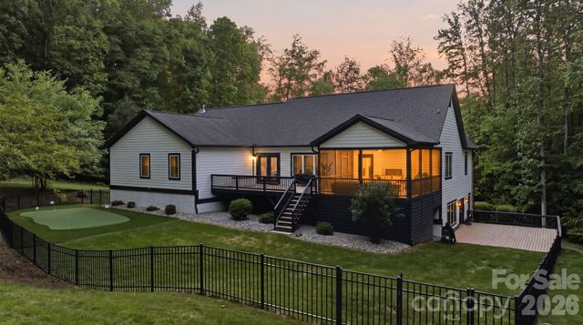 221 Logan Crossing Drive, Davidson, NC 28036