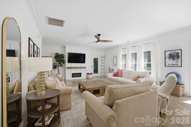 221 Logan Crossing Drive, Davidson, NC 28036