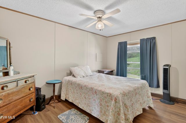 2122 Wren Lane, Marion, VA 24354