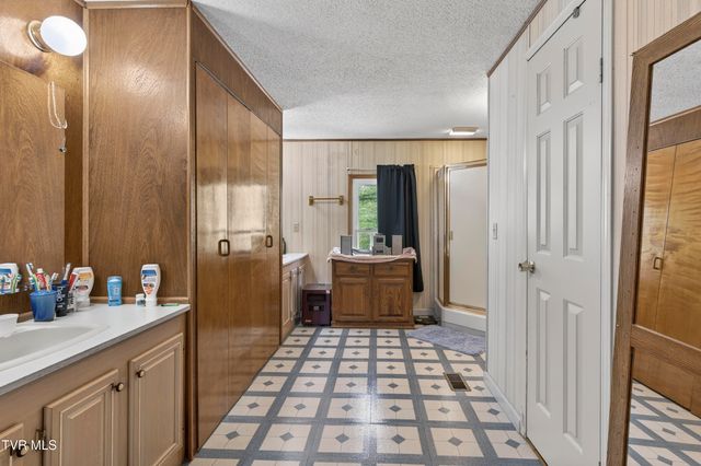 2122 Wren Lane, Marion, VA 24354