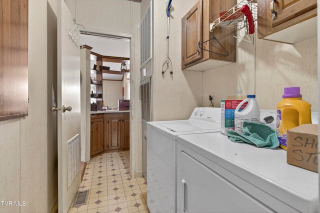 2122 Wren Lane, Marion, VA 24354