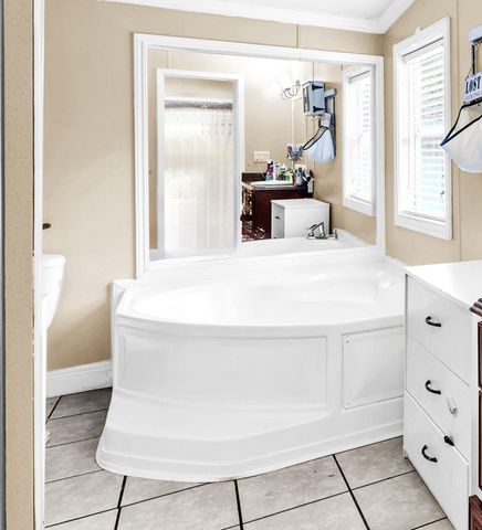 2236 Old Jolly Bay Road, Freeport, FL 32439