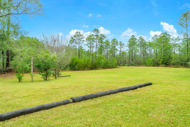 2236 Old Jolly Bay Road, Freeport, FL 32439