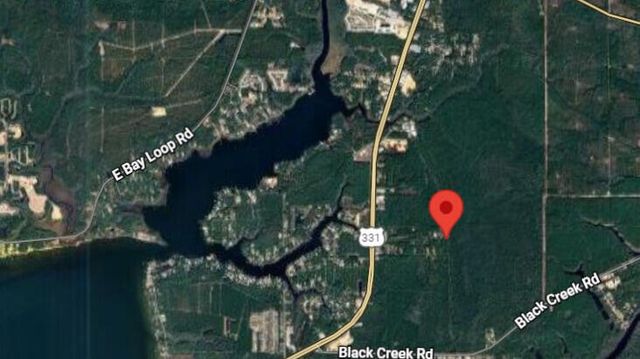 2236 Old Jolly Bay Road, Freeport, FL 32439