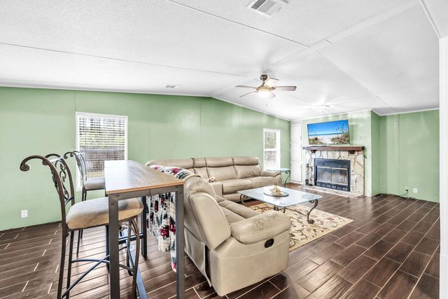 2236 Old Jolly Bay Road, Freeport, FL 32439