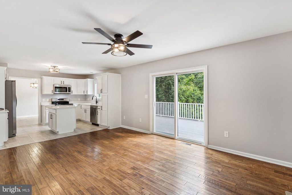 805 SWIFT RD, Pasadena, MD 21122