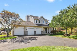 2480 Rolling Meadow Drive, Belmont, MI 49306
