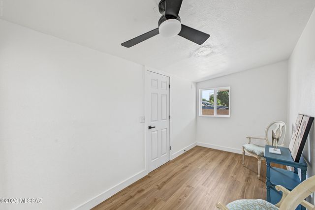 325 W Santa Paula Street, Tucson, AZ 85706