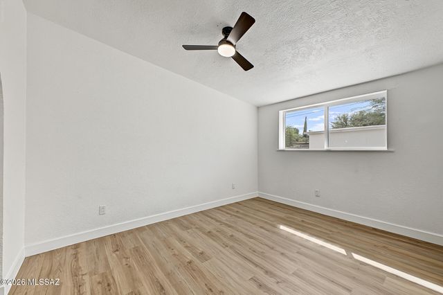 325 W Santa Paula Street, Tucson, AZ 85706