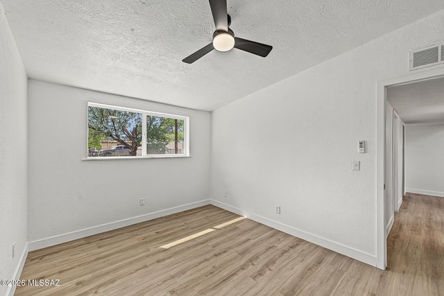 325 W Santa Paula Street, Tucson, AZ 85706