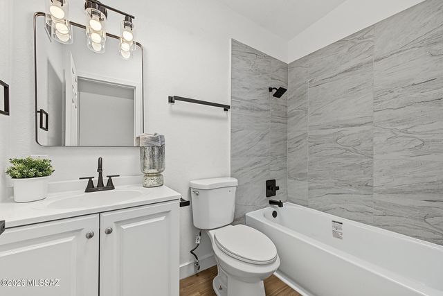 325 W Santa Paula Street, Tucson, AZ 85706