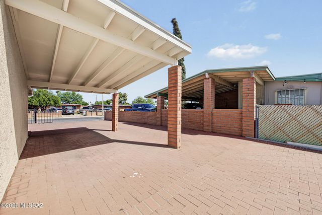 325 W Santa Paula Street, Tucson, AZ 85706