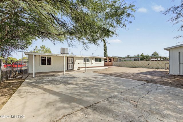 325 W Santa Paula Street, Tucson, AZ 85706