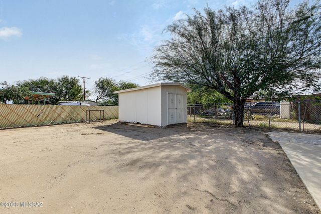 325 W Santa Paula Street, Tucson, AZ 85706