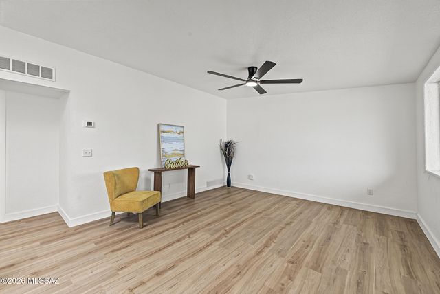 325 W Santa Paula Street, Tucson, AZ 85706