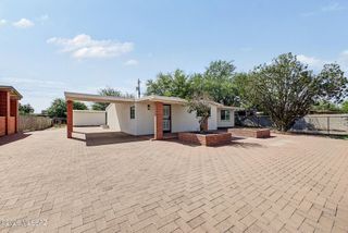 325 W Santa Paula Street, Tucson, AZ 85706