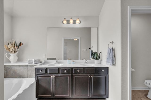 5010 Rue Dela Croix Drive N, Katy, TX 77493