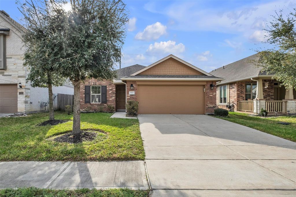 5010 Rue Dela Croix Drive N, Katy, TX 77493