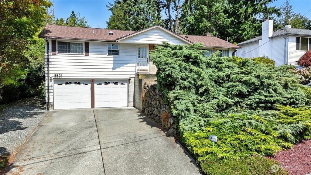 6501 233rd Place SW, Mountlake Terrace, WA 98043