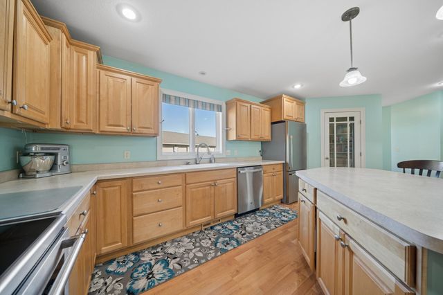 152 Shamrock Drive, Mankato, MN 56001