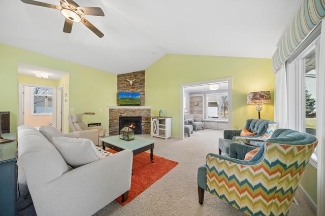 152 Shamrock Drive, Mankato, MN 56001