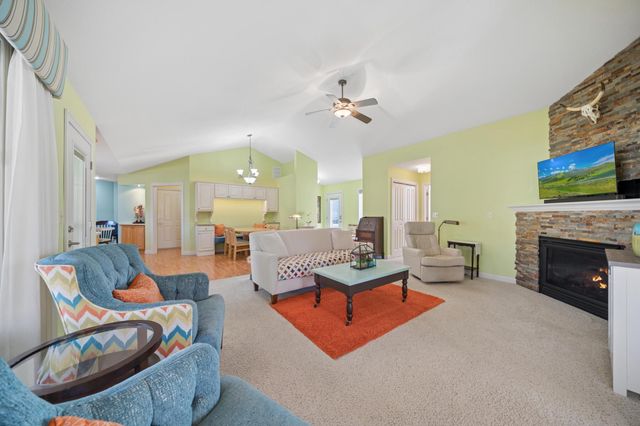 152 Shamrock Drive, Mankato, MN 56001