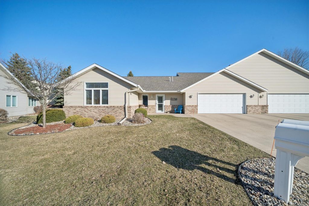 152 Shamrock Drive, Mankato, MN 56001