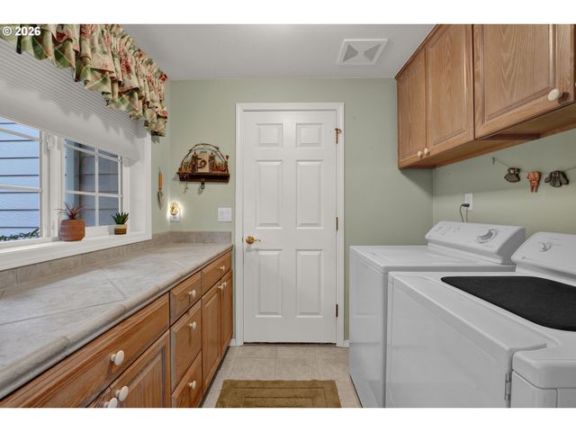 87629 WOODMERE, Florence, OR 97439