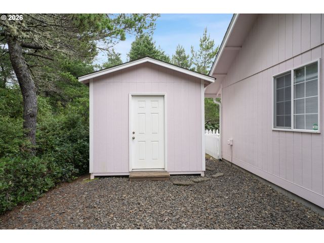 87629 WOODMERE, Florence, OR 97439