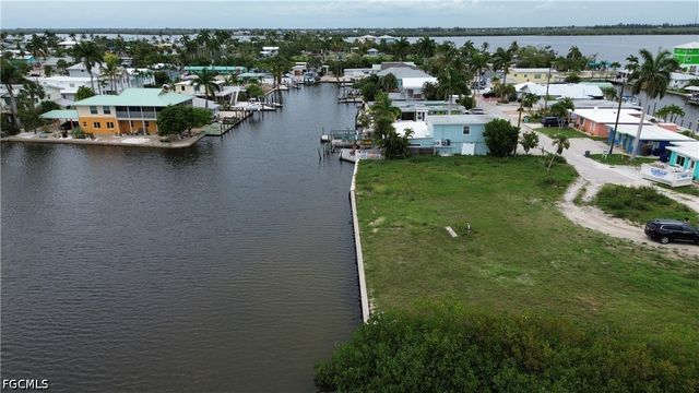 2638 SECOND ST, Matlacha, FL 33993