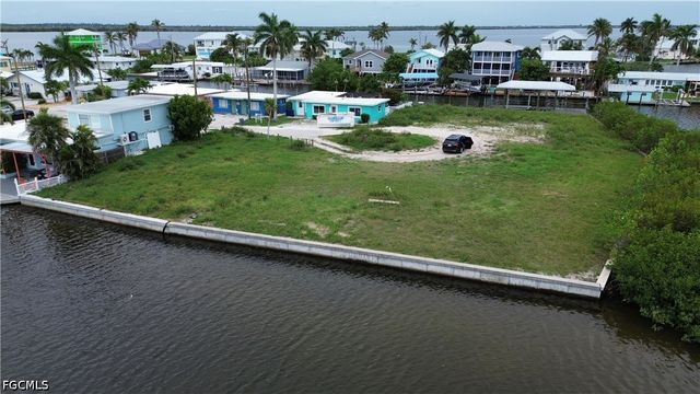 2638 SECOND ST, Matlacha, FL 33993