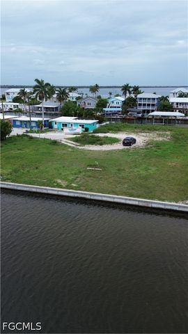 2638 SECOND ST, Matlacha, FL 33993