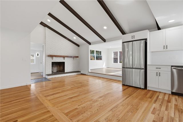 25 Stoneham Street, Cranston, RI 02920