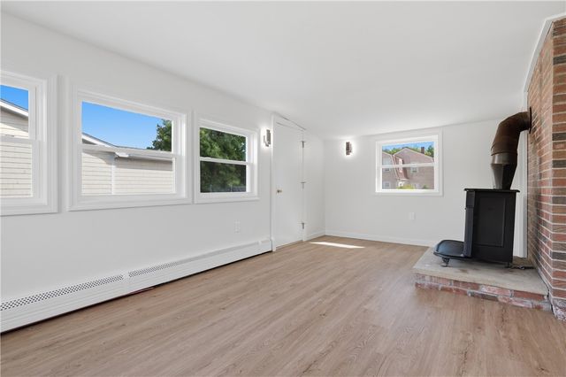 25 Stoneham Street, Cranston, RI 02920