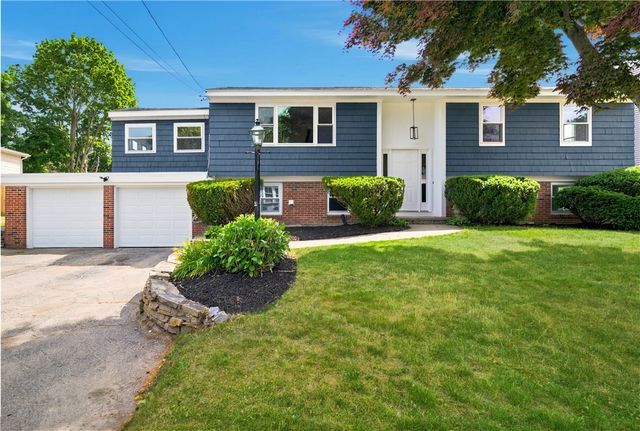 25 Stoneham Street, Cranston, RI 02920