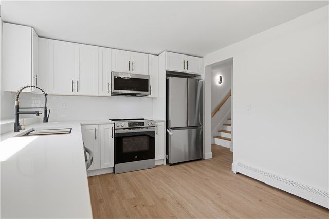 25 Stoneham Street, Cranston, RI 02920
