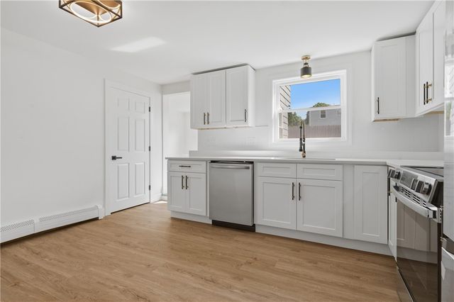 25 Stoneham Street, Cranston, RI 02920