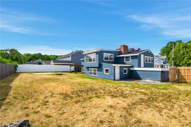25 Stoneham Street, Cranston, RI 02920